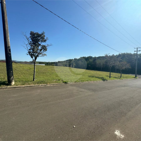 Terreno à venda com 1 suíte no condomínio Village Saint Charbel, Araçoiaba da Serra - SP