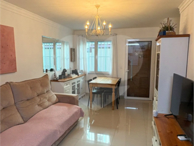 Casa à venda com 2 suítes no condomínio Santana, São Paulo - SP