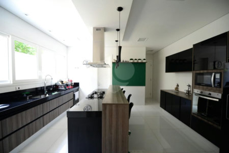 Casa à venda com 5 suítes no condomínio Residencial Tamboré 2, Santana de Parnaíba - SP