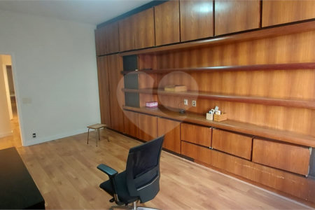 Apartamento à venda com 4 quartos, sendo 1 suíte,  em Laranjeiras, Rio de Janeiro, RJ