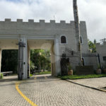Casa à venda com 6 suítes em Massaguaçu, Caraguatatuba, SP