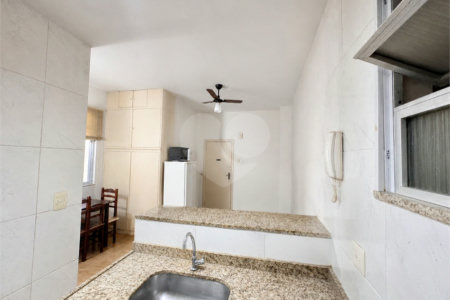 Kitnet à venda com 1 quarto em Catete, Rio de Janeiro, RJ