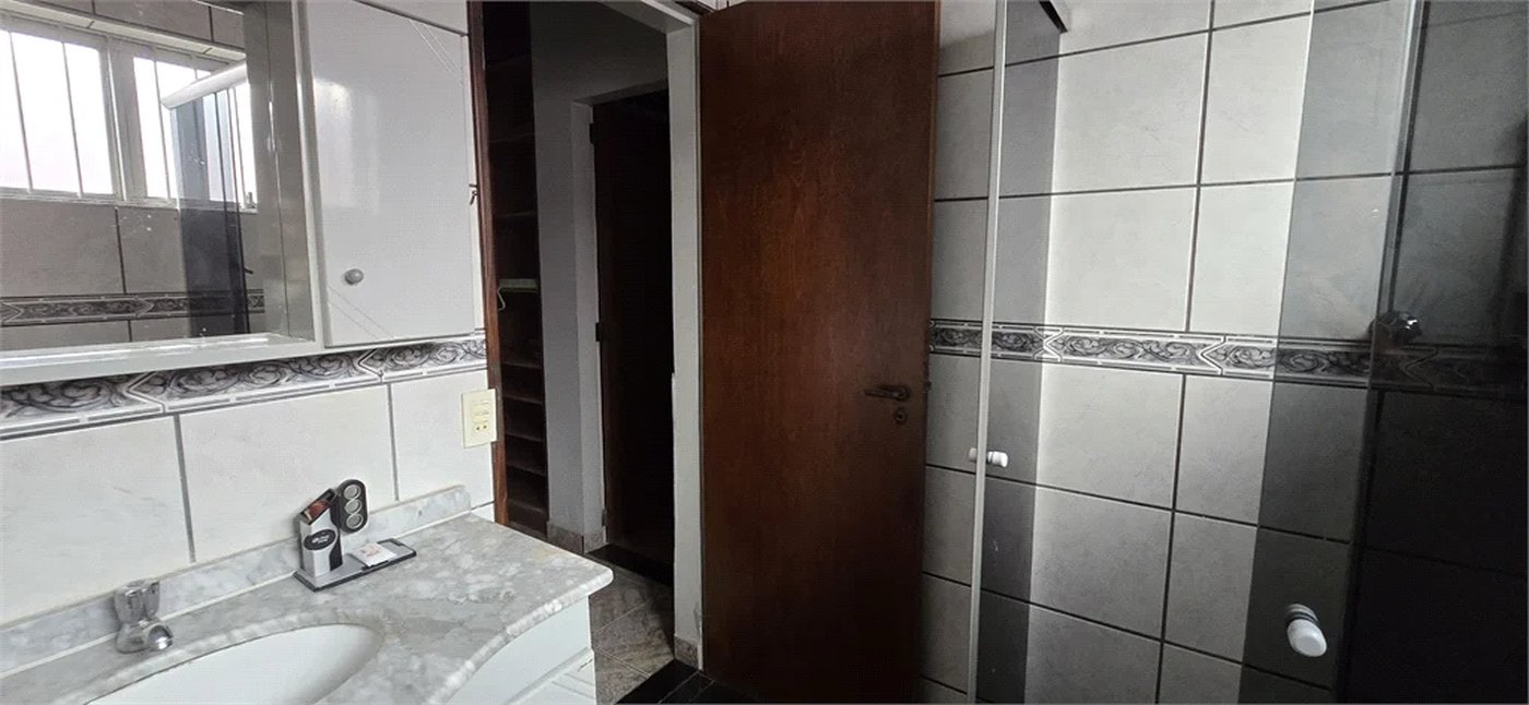 Casa à venda com 3 quartos, sendo 1 suíte, em Lar São Paulo, São Paulo, SP