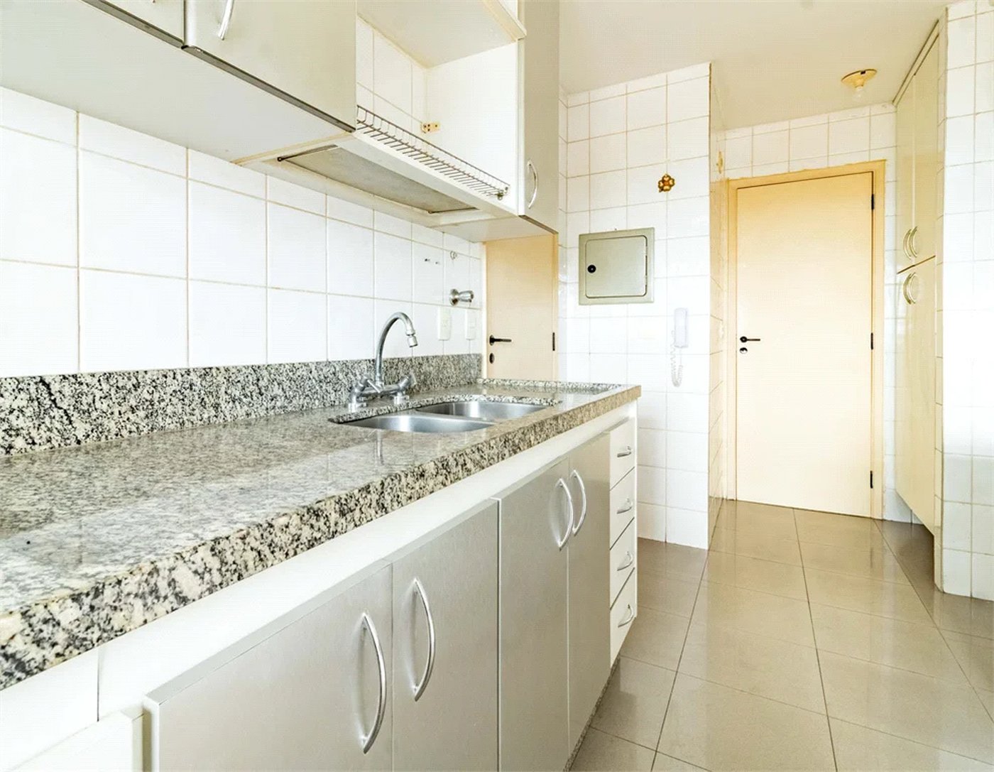 Apartamento à venda com 3 quartos, sendo 1 suíte, em Sumarezinho, São Paulo, SP