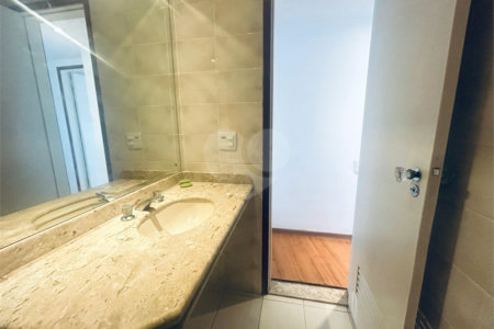 Apartamento à venda com 3 quartos, sendo 1 suíte, em Lagoa, Rio de Janeiro, RJ