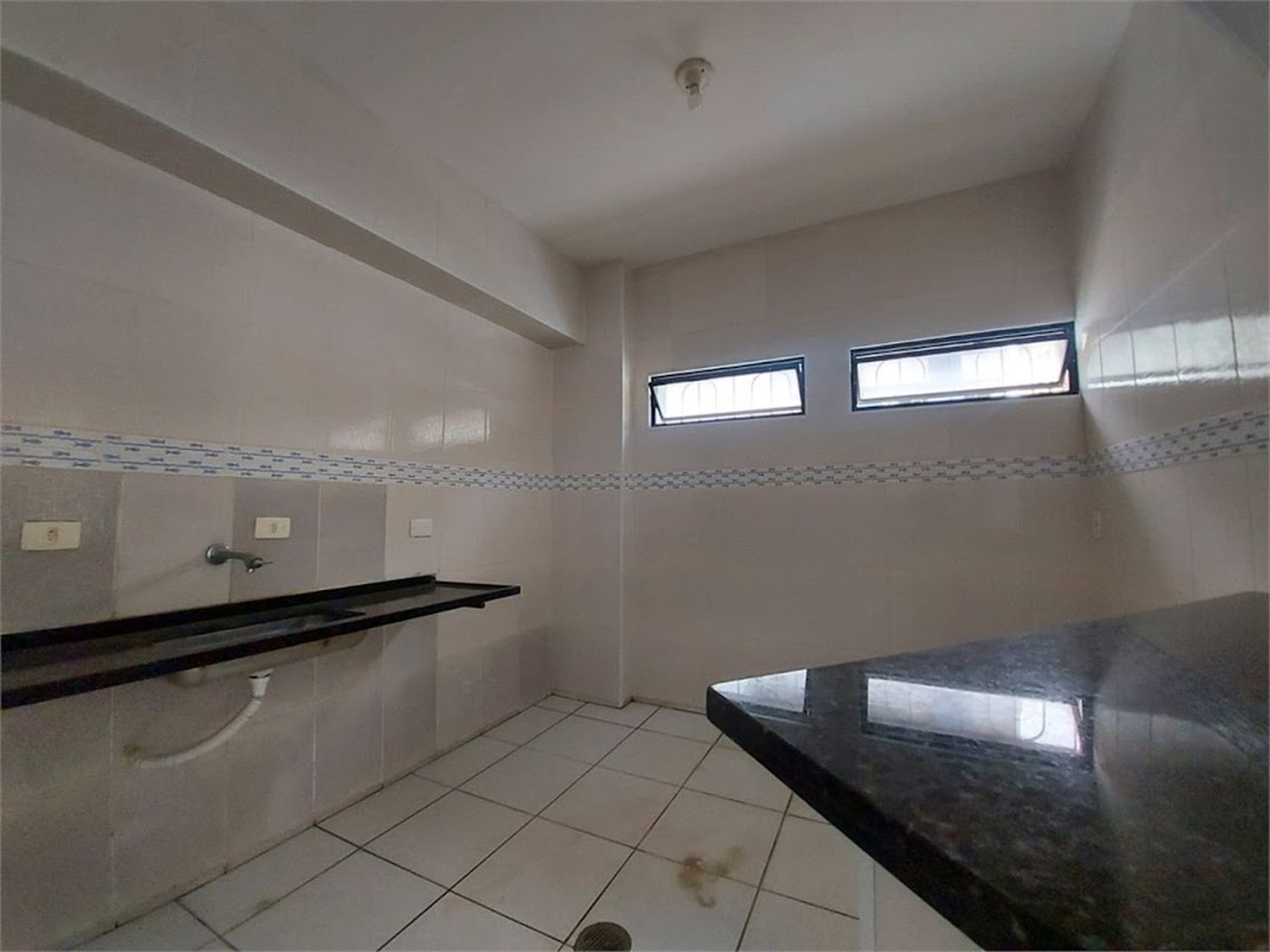 Apartamento à venda, 96 m² por R$ 300.000,00 - Jardim Enseada - Guarujá/SP