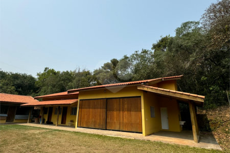 Sítio à venda com 3 quartos, sendo 1 suíte,  em Week-end, Jarinu, SP