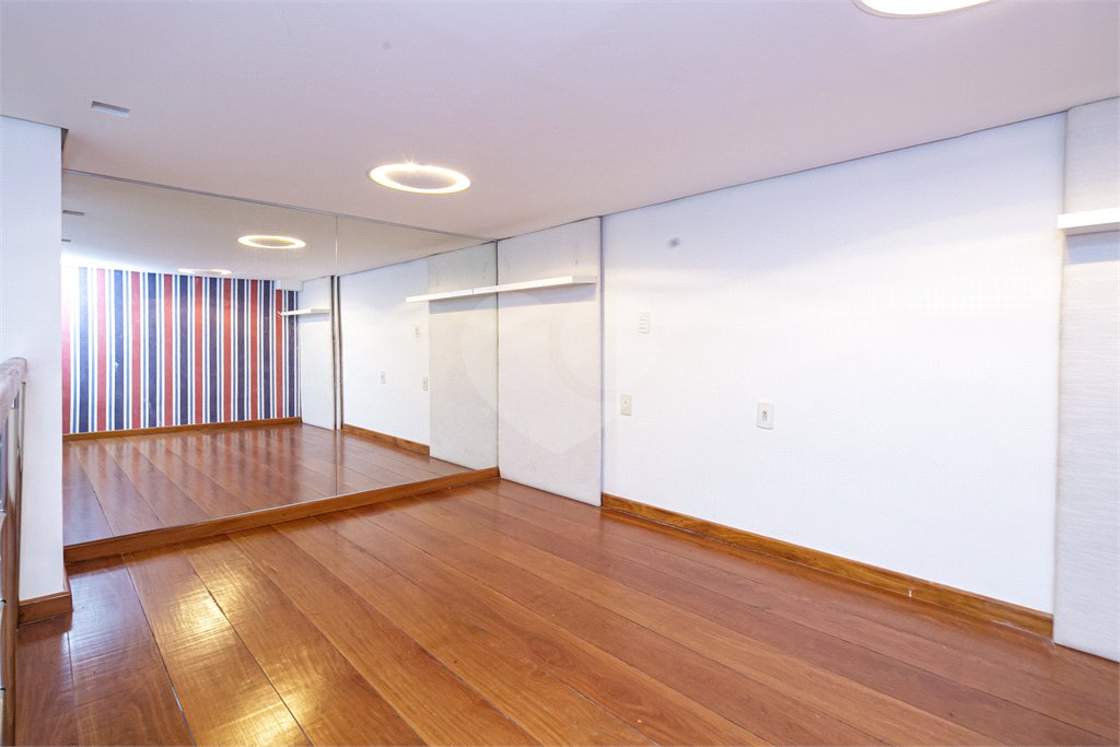 Casa à venda com 3 suítes no condomínio Villaggio Belvedere, São Paulo - SP