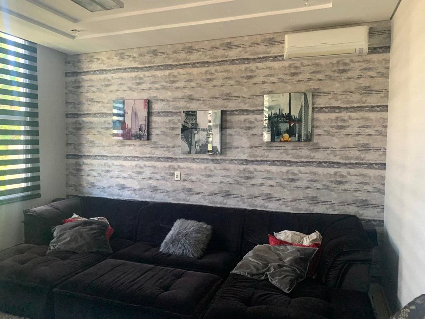 Casa à venda com 4 quartos, sendo 1 suíte, no condomínio Ibiaram, Itupeva - SP