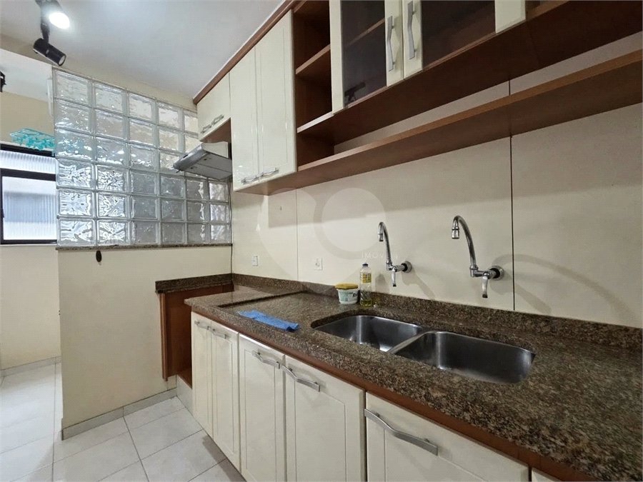 Apartamento à venda com 2 quartos, sendo 1 suíte,  em Laranjeiras, Rio de Janeiro, RJ