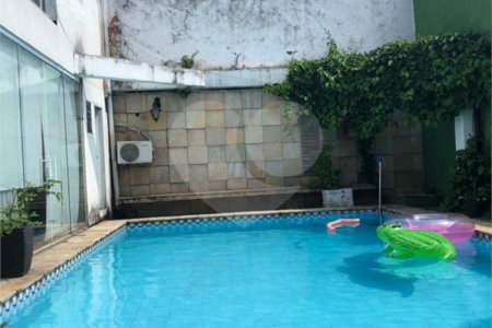 Casa à venda com 8 quartos, sendo 4 suítes, em Jardim Leonor, São Paulo, SP