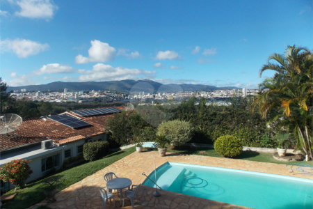Casa à venda com 2 quartos, sendo 1 suíte, em Campos de Atibaia, Atibaia, SP