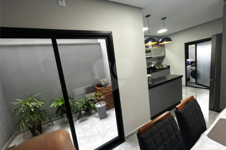 Casa à venda com 2 quartos, sendo 1 suíte,  no condomínio Lago dos Ipês, Itapetininga - SP