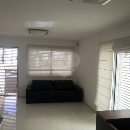 Casa à venda com 3 quartos, sendo 1 suíte, em Vila Mariana, São Paulo, SP