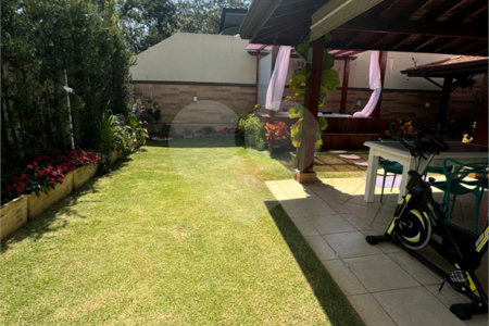 Casa à venda com 3 quartos, sendo 1 suíte, no condomínio Residencial Grape Village, Vinhedo - SP