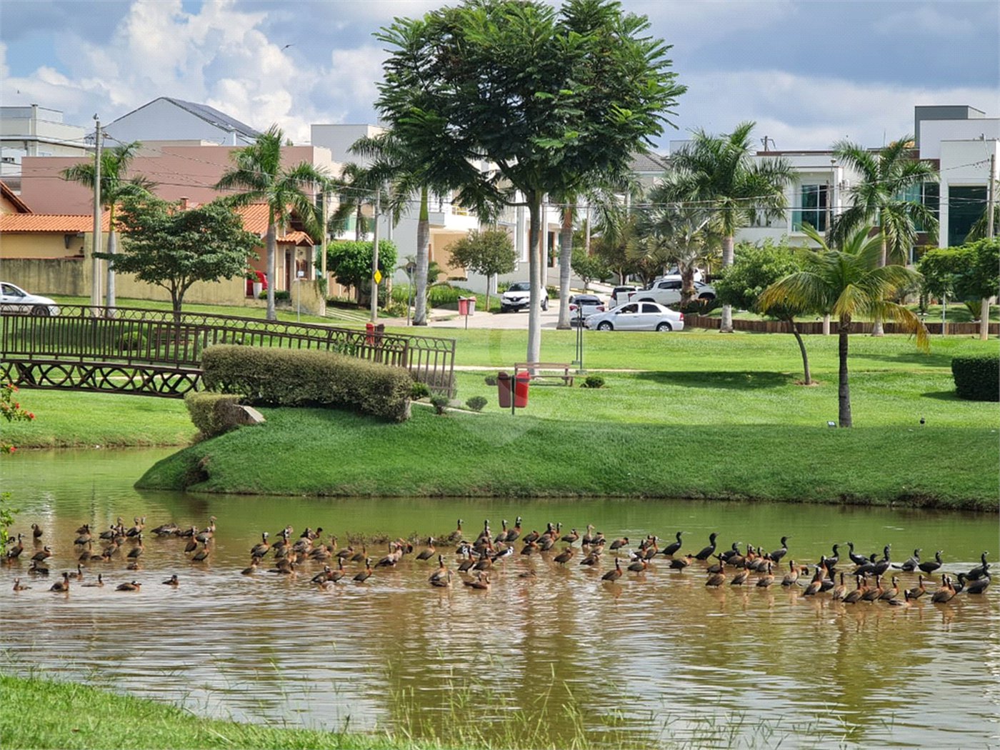 Casa à venda com 3 quartos, sendo 1 suíte, no condomínio Ibiti Royal Park, Sorocaba - SP