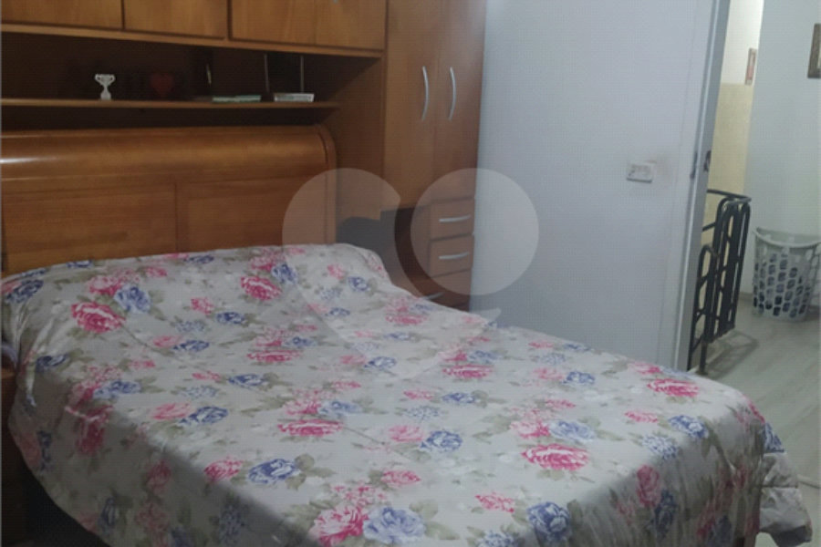 Sobrado à venda com 3 quartos, sendo 1 suíte, em Cidade Tiradentes, São Paulo, SP