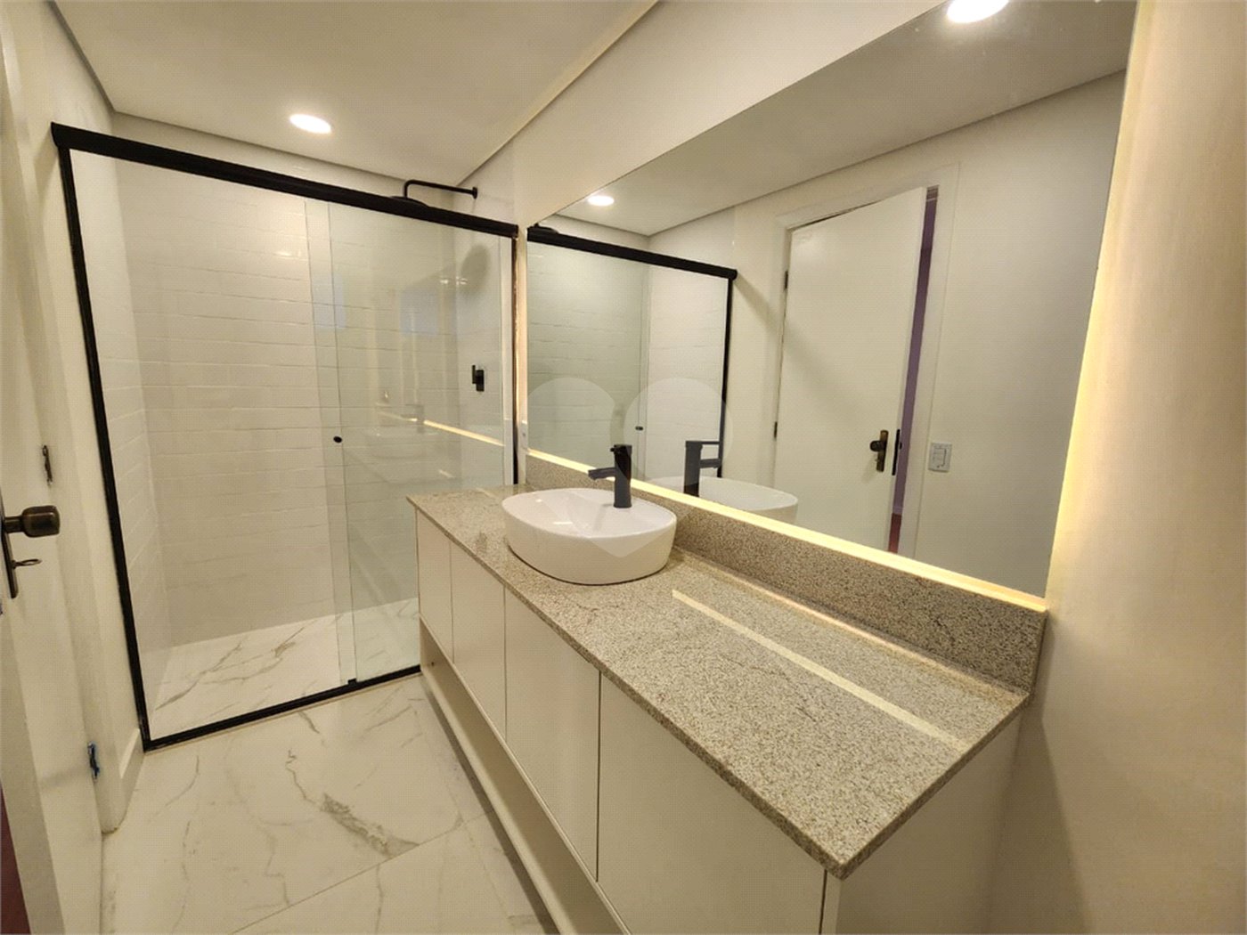 Apartamento à venda com 4 quartos, sendo 1 suíte,  em Pinheiros, São Paulo, SP