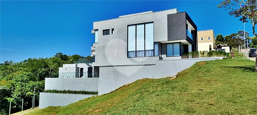 Casa à venda com 4 suítes no condomínio Genesis II, Santana de Parnaíba - SP