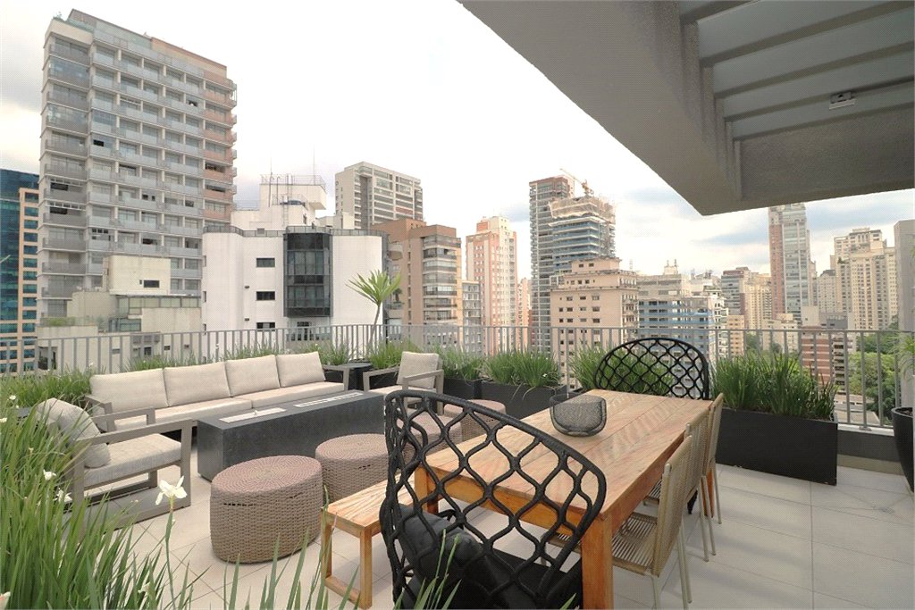 Apartamento à venda com 2 suítes em Moema, São Paulo, SP