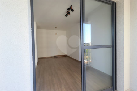 Apartamento à venda com 3 quartos, sendo 1 suíte, em Vila Anastácio, São Paulo, SP
