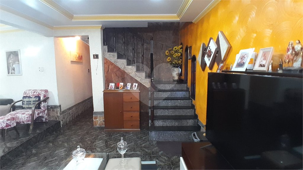 Casa à venda com 4 quartos, sendo 1 suíte, em Bangu, Rio de Janeiro, RJ