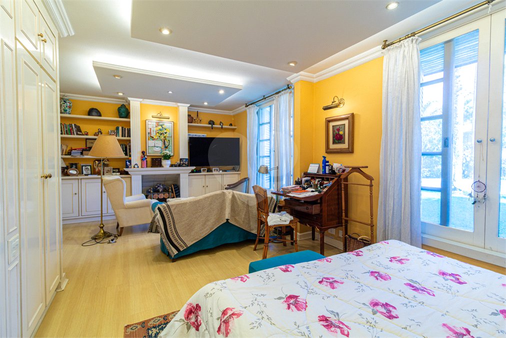 Casa à venda com 3 quartos, sendo 2 suítes, em Interlagos, São Paulo, SP