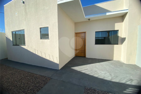 Casa à venda com 2 quartos, sendo 1 suíte,  em Ipê, Três Lagoas, MS