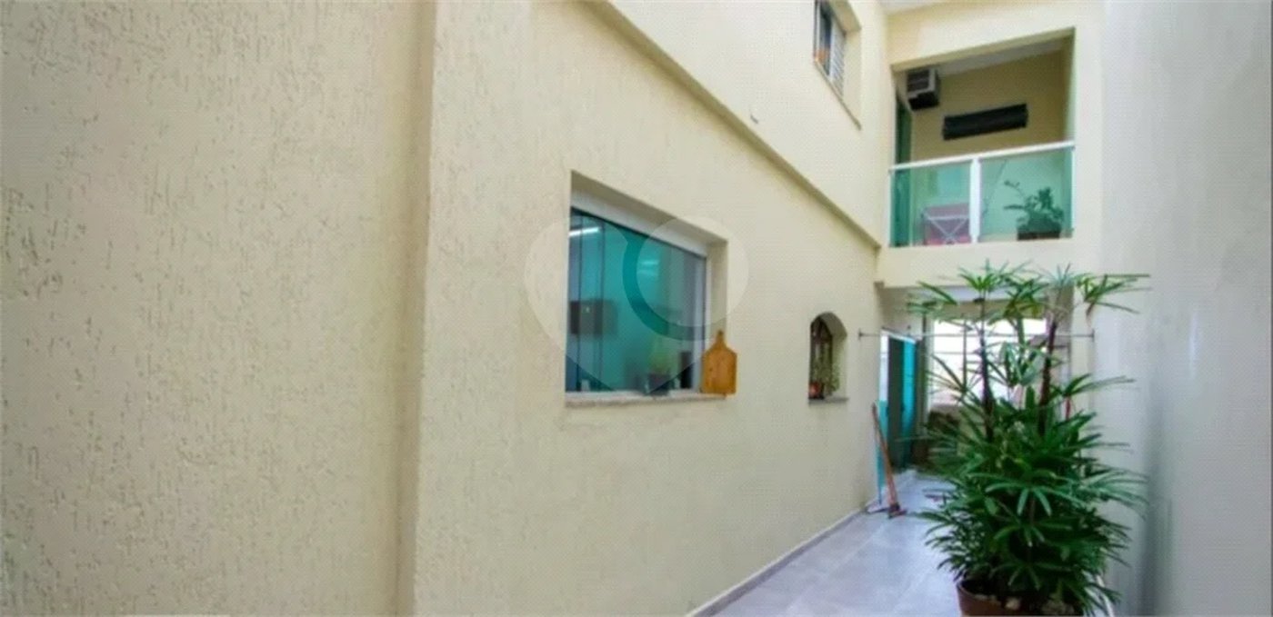 Casa com 172m² , 3 dormitórios , sendo 1 suíte , 2 vagas , à venda no Jardim Alvorada em Santo André.