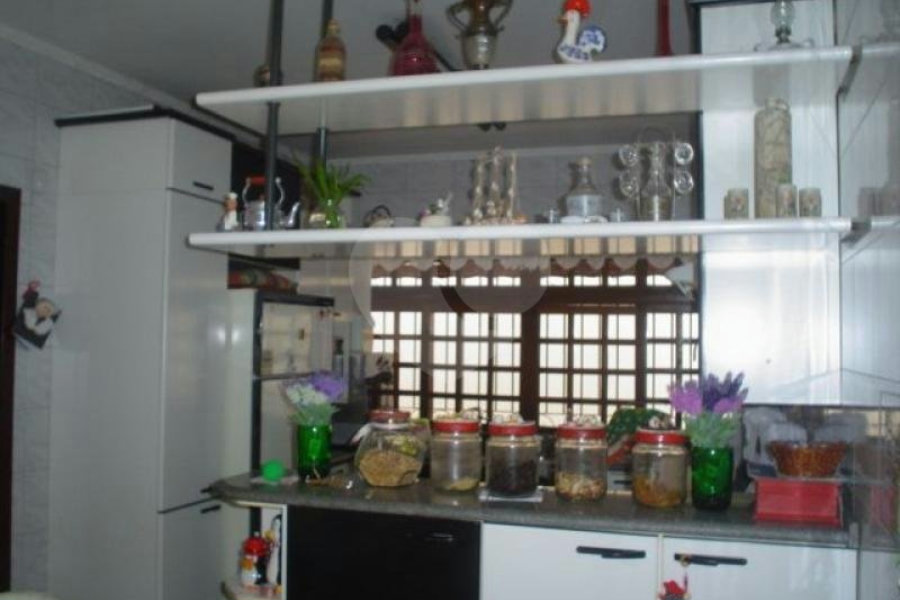 Sobrado à venda com 3 quartos, sendo 1 suíte, em Parada Inglesa, São Paulo, SP