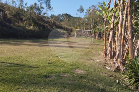 Chácara à venda com 6 quartos, sendo 1 suíte,  no Centro, Biritiba-mirim, SP