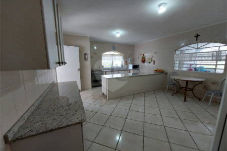 Casa à venda com 4 quartos, sendo 3 suítes, no condomínio São Joaquim, Vinhedo - SP