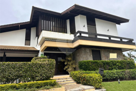 Sobrado à venda com 7 quartos, sendo 6 suítes, em Jurerê Internacional, Florianópolis, SC