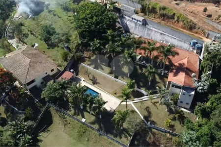 Chácara à venda ou para alugar com 5 quartos, sendo 4 suítes,  em Ouro Fino, Santa Isabel, SP