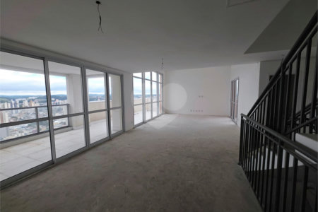 Triplex à venda com 4 suítes em Anhangabaú, Jundiaí, SP