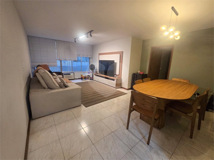 Apartamento à venda com 3 quartos, sendo 1 suíte, em Copacabana, Rio de Janeiro, RJ