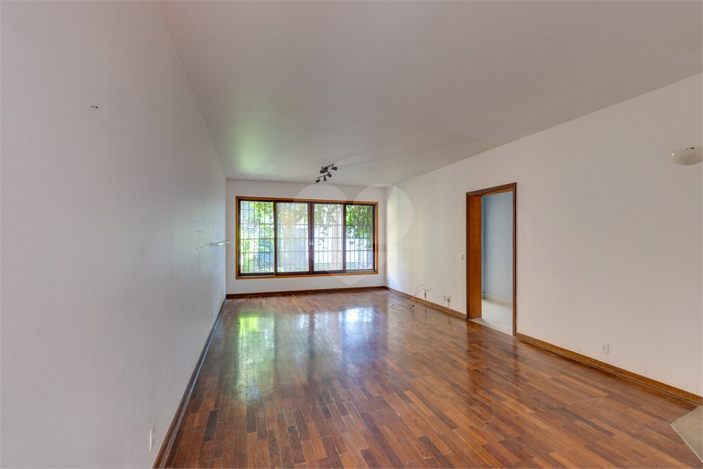Sobrado à venda com 3 quartos, sendo 1 suíte, em Alto da Boa Vista, São Paulo, SP