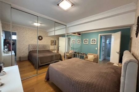 Apartamento à venda com 3 suítes em Vila Paulicéia, São Paulo, SP