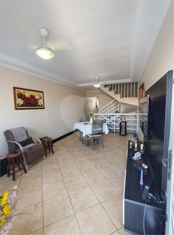 Sobrado à venda com 3 quartos, sendo 1 suíte,  em Vila Matilde, São Paulo, SP
