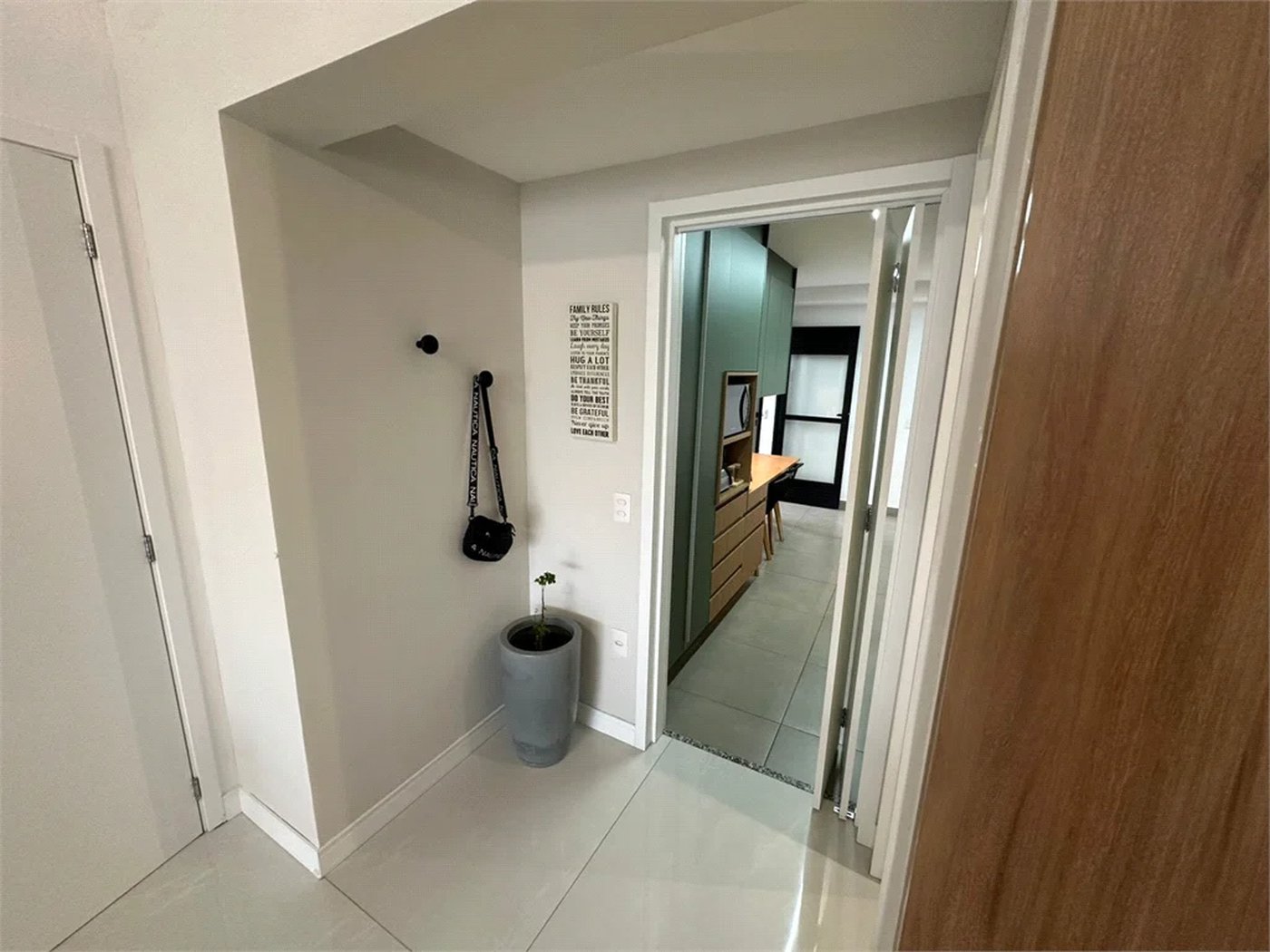 Apartamento à venda com 3 suítes em Vila Romana, São Paulo, SP