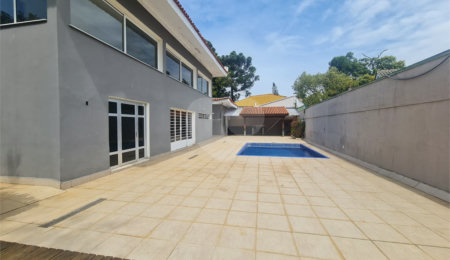 Sobrado à venda com 4 quartos, sendo 1 suíte, em Interlagos, São Paulo, SP