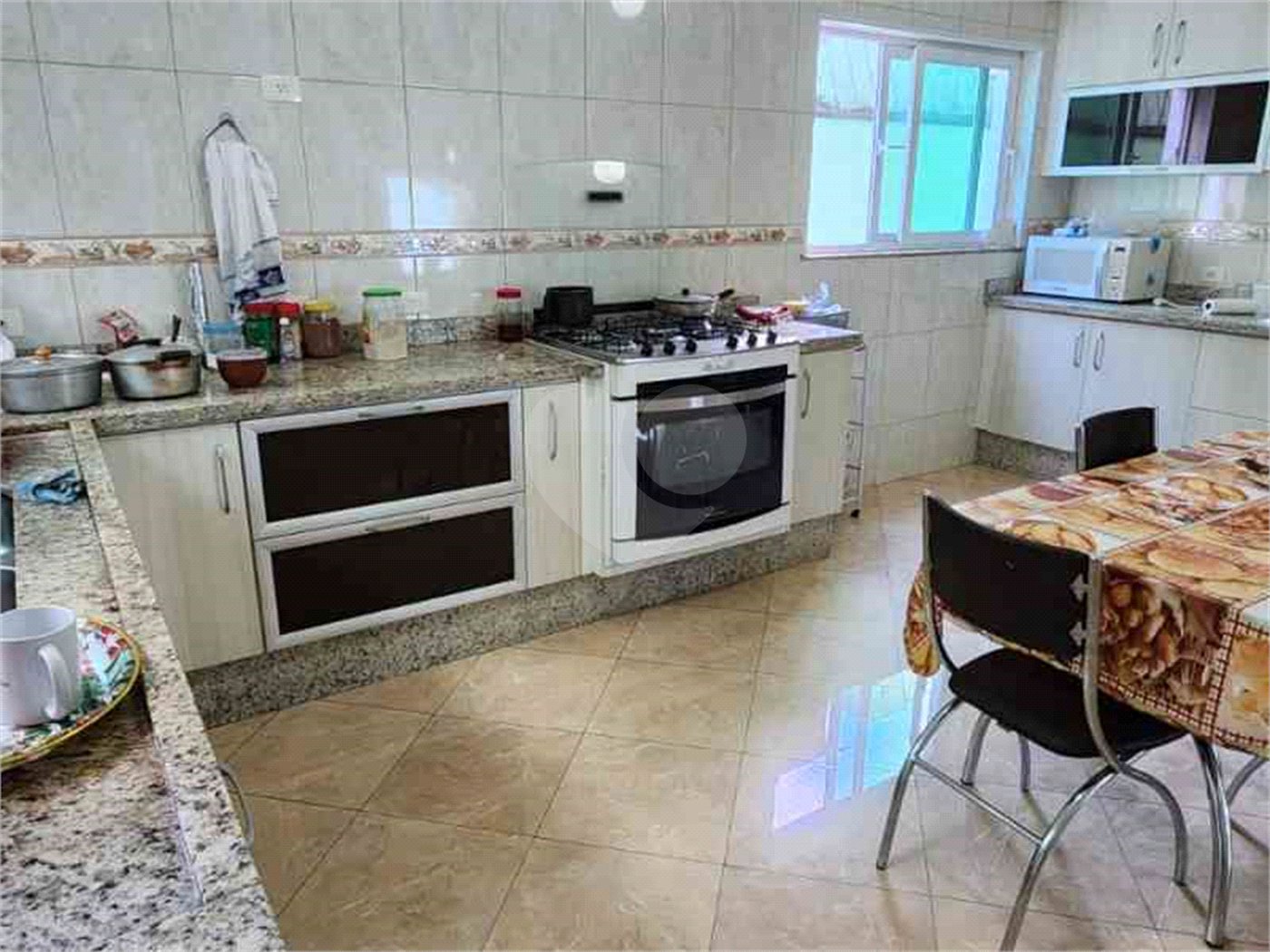 Casa à venda com 3 suítes no condomínio Quinta de Santo Antônio, São Paulo - SP