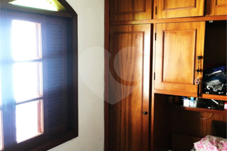 Sobrado à venda com 4 quartos, sendo 1 suíte,  em Vila Gomes, São Paulo, SP