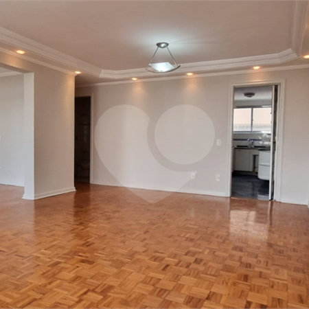 Apartamento à venda com 3 quartos, sendo 1 suíte, em Itaim Bibi, São Paulo, SP