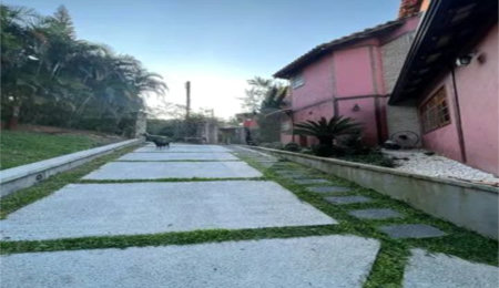 Casa à venda com 3 quartos, sendo 1 suíte,  no condomínio Alpes da Cantareira, Mairiporã - SP