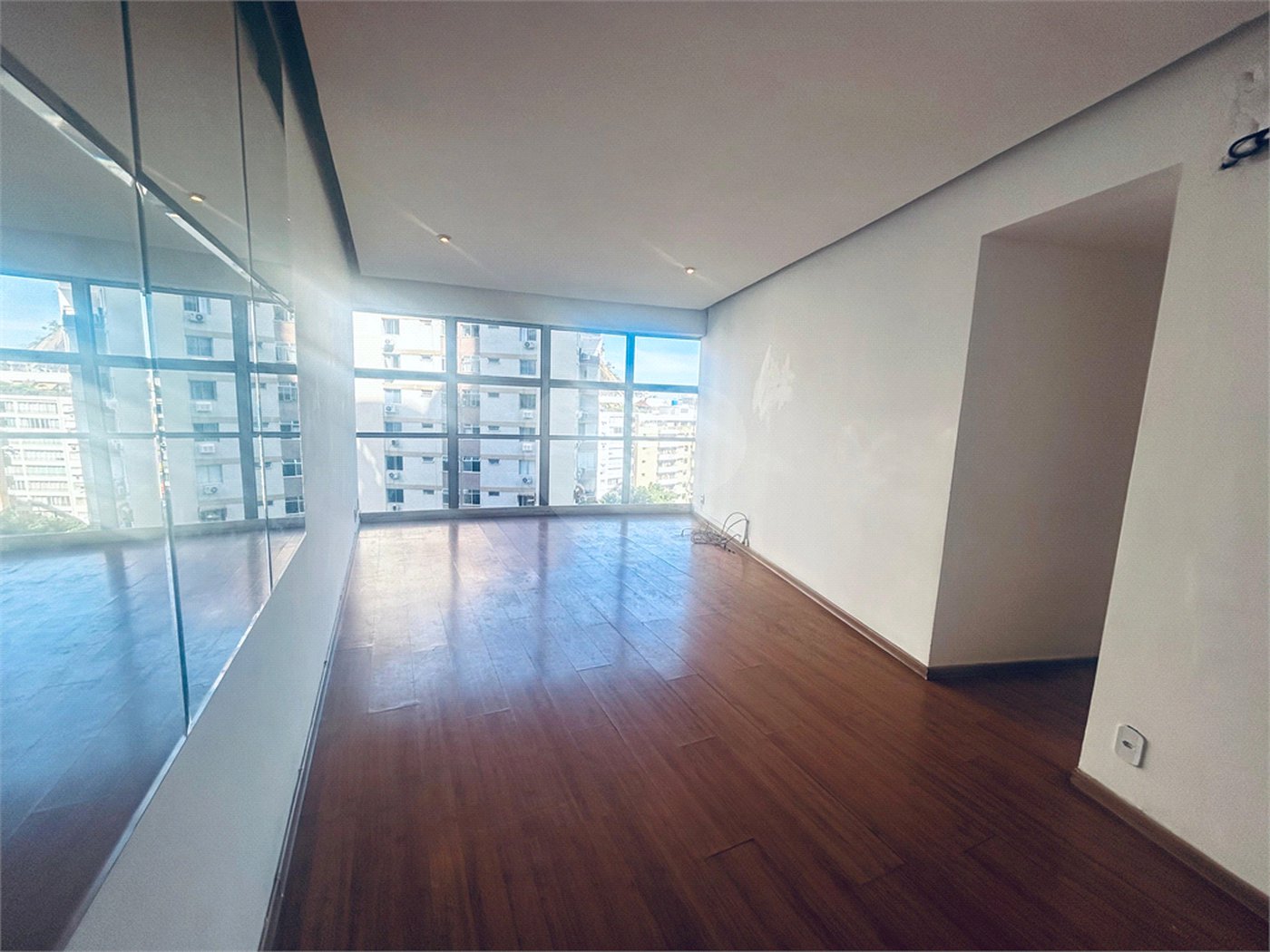 Apartamento à venda com 3 quartos, sendo 1 suíte, em Lagoa, Rio de Janeiro, RJ