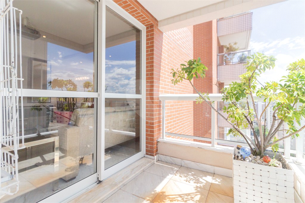 Apartamento à venda com 4 quartos, sendo 3 suítes,  em Indianópolis, São Paulo, SP