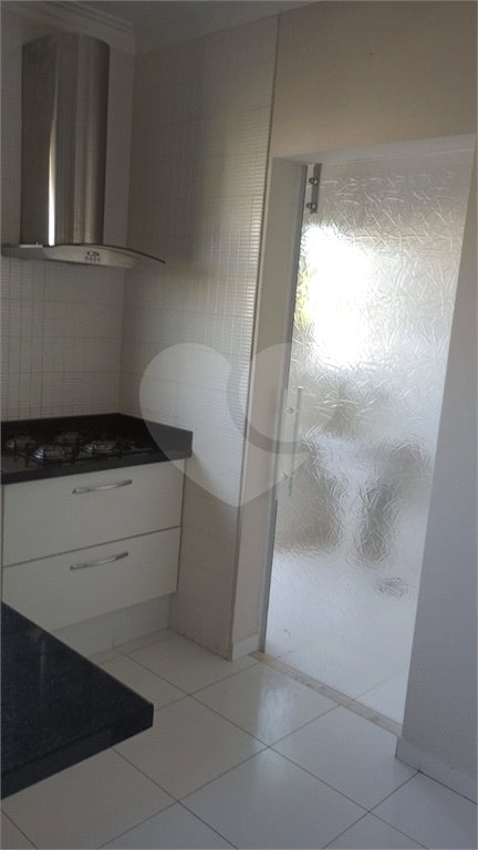 Casa à venda com 3 suítes no condomínio Picollo, Louveira - SP