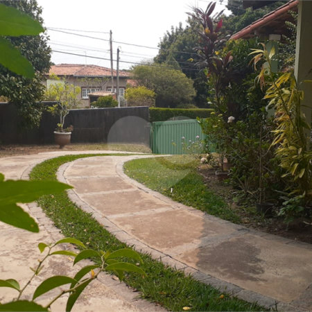 Casa à venda com 3 quartos, sendo 1 suíte, no condomínio Zuleika Jabour, Salto - SP