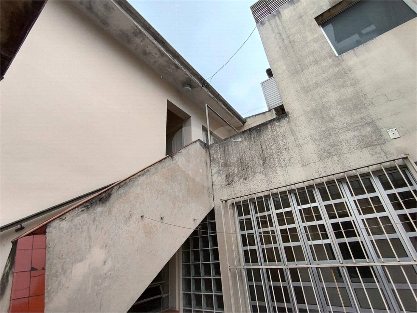 Sobrado à venda com 5 quartos, sendo 1 suíte, em Jardim Trussardi, São Paulo, SP